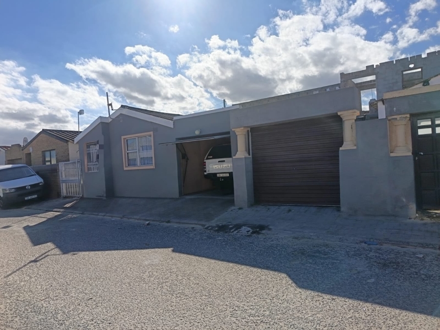 3 Bedroom Property for Sale in Mandela Park Western Cape
